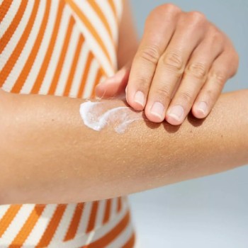 Comprar Isdin AfterSun Lotion al Mejor Precio | Quierofarma