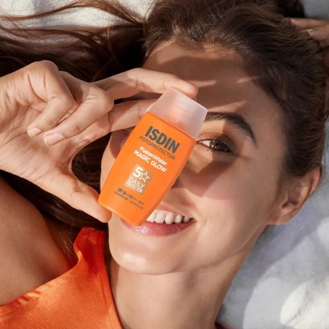 Comprar Fusion Water Magic Glow SPF50 al Mejor Precio | Quierofarma