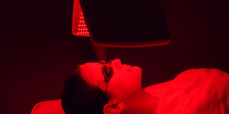 Terapia de Luz Roja: ¿Qué es y qué beneficios ofrece para la piel?
